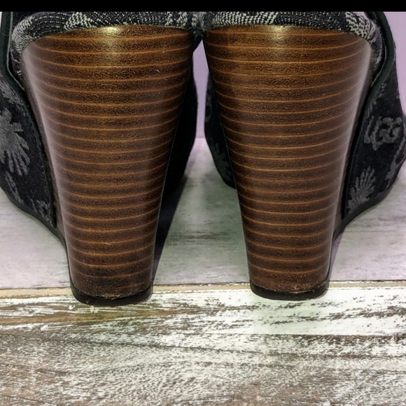 UGG Logo, Denim, Slingback Wedges - Picture 5 of 6